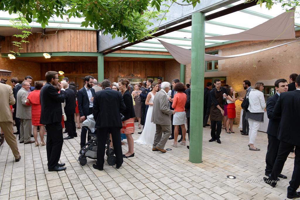 Hôtel Les Orangeries Lussac-les-Châteaux Exterior foto