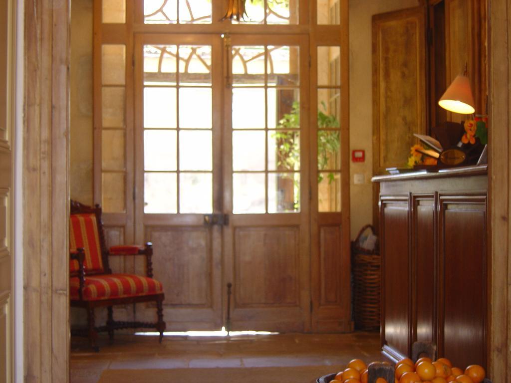 Hôtel Les Orangeries Lussac-les-Châteaux Exterior foto