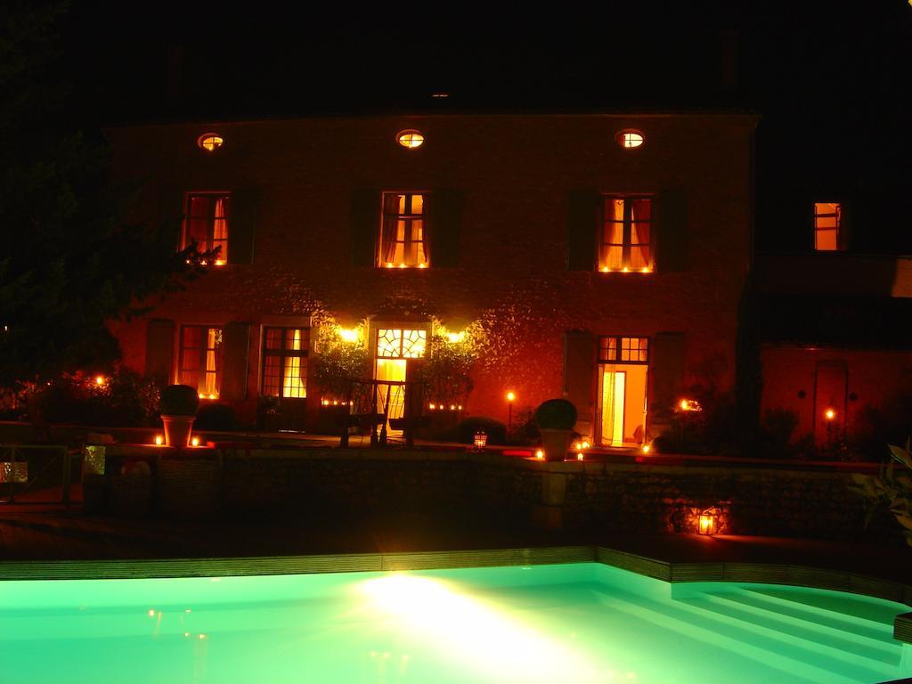 Hôtel Les Orangeries Lussac-les-Châteaux Exterior foto
