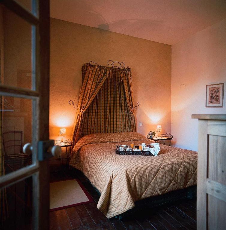 Hôtel Les Orangeries Lussac-les-Châteaux Zimmer foto